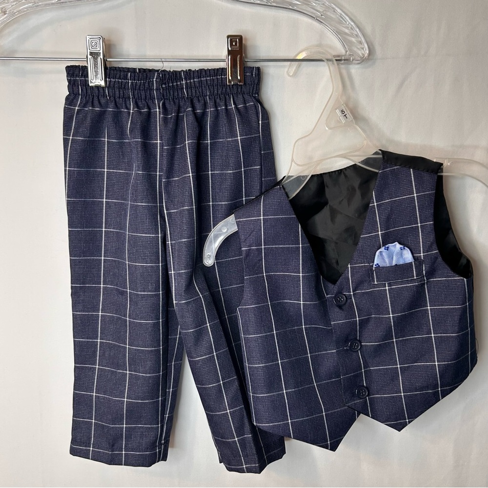 Boy Toddlers Van Heusen Light Blue Formal Pants & Vest Size 18M
